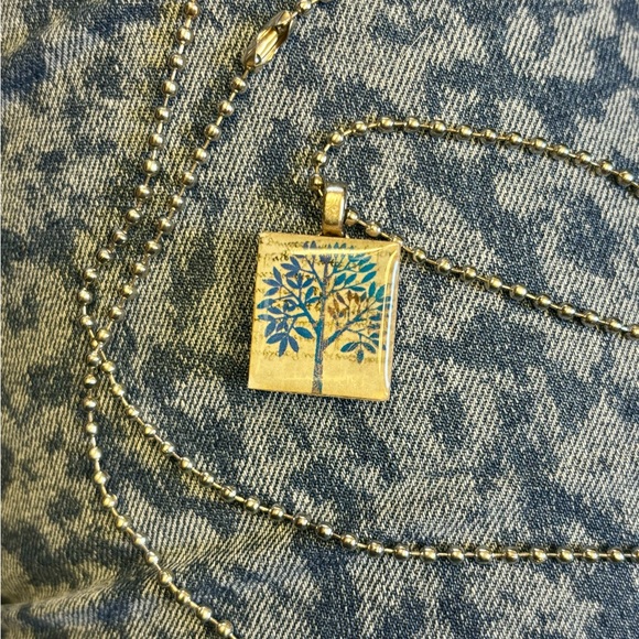 Scrabble Tile Necklace with 24” Ball Chain, NWOT - Picture 3 of 5